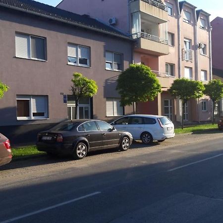 Apartment Eurho Osijek Luaran gambar