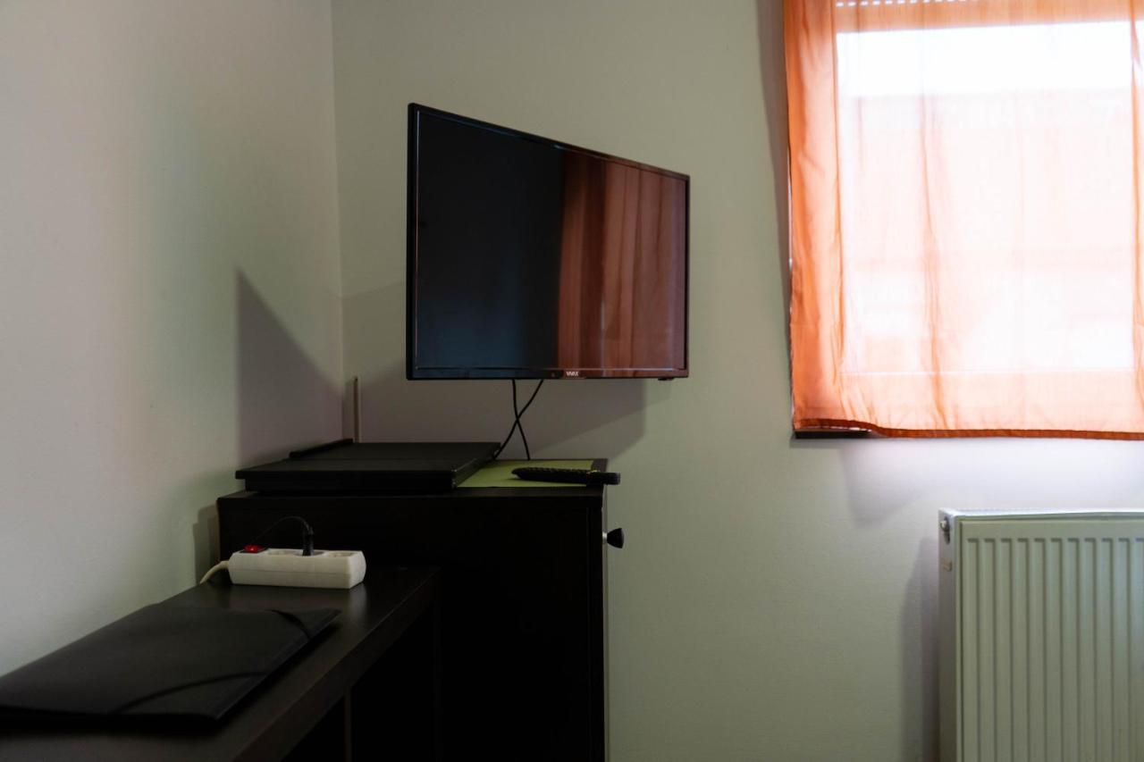 Apartment Eurho Osijek Luaran gambar