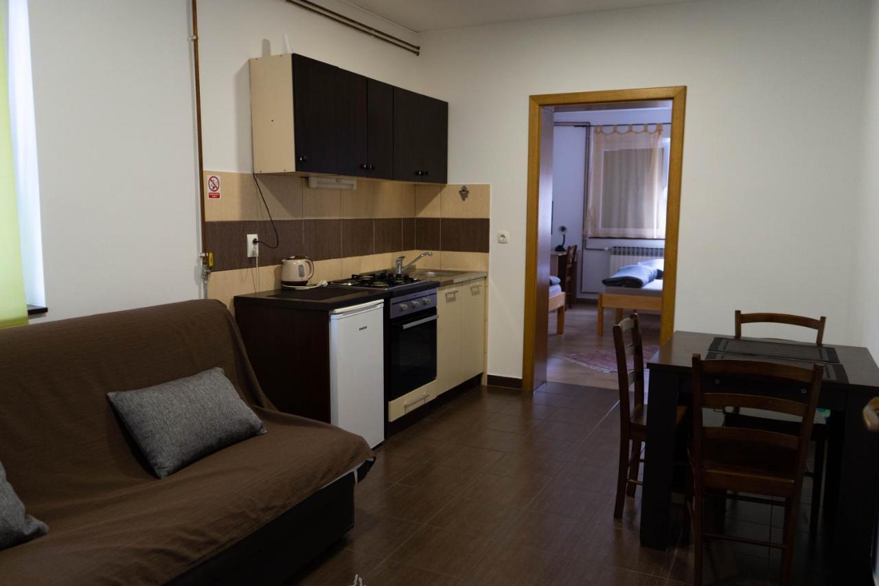 Apartment Eurho Osijek Luaran gambar