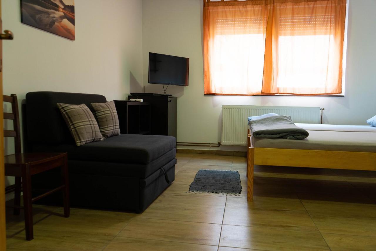 Apartment Eurho Osijek Luaran gambar