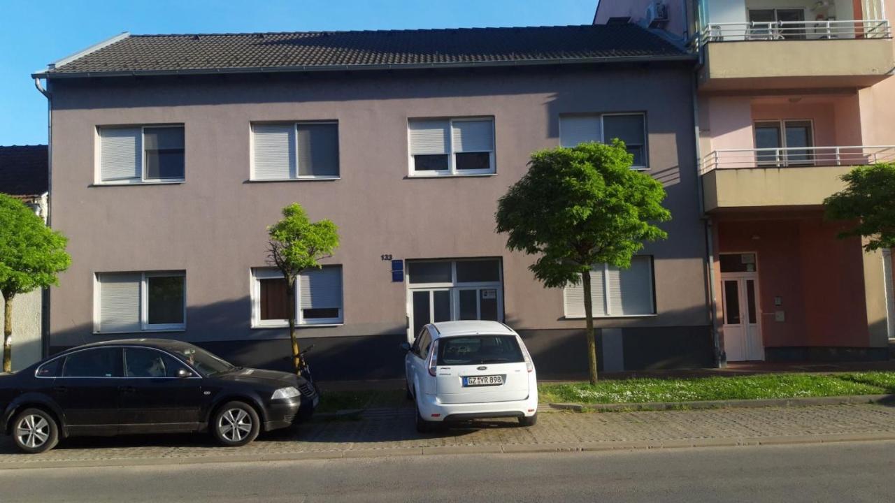 Apartment Eurho Osijek Luaran gambar