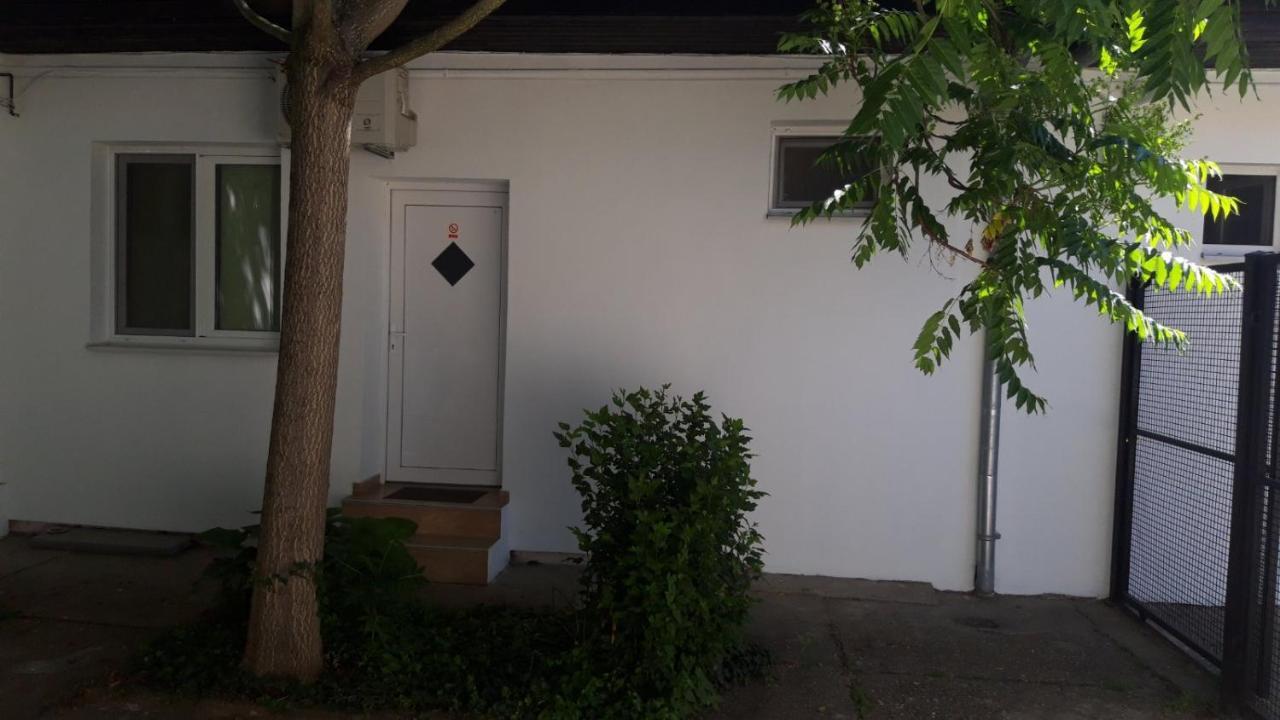 Apartment Eurho Osijek Luaran gambar